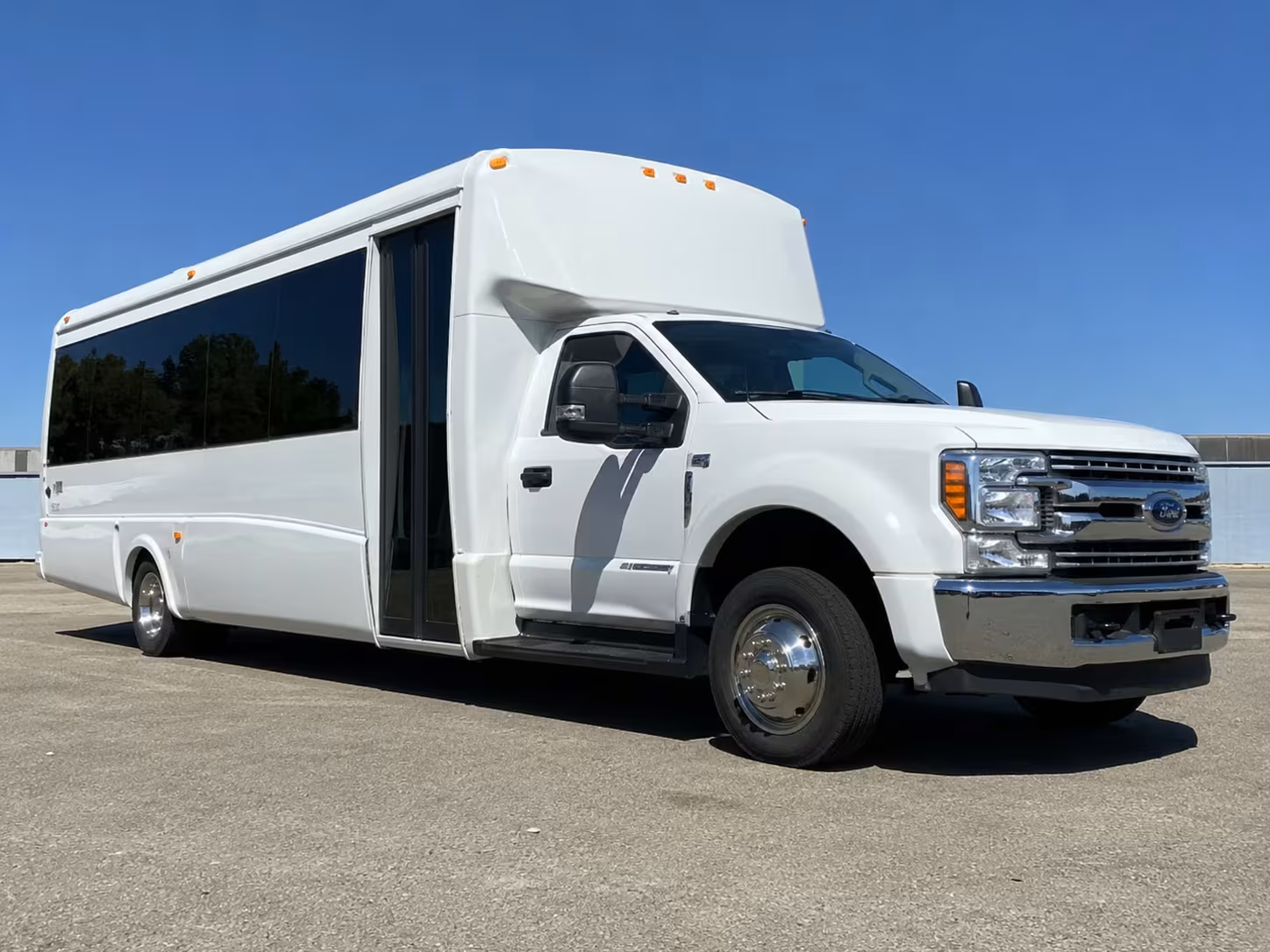 15 passenger minibus