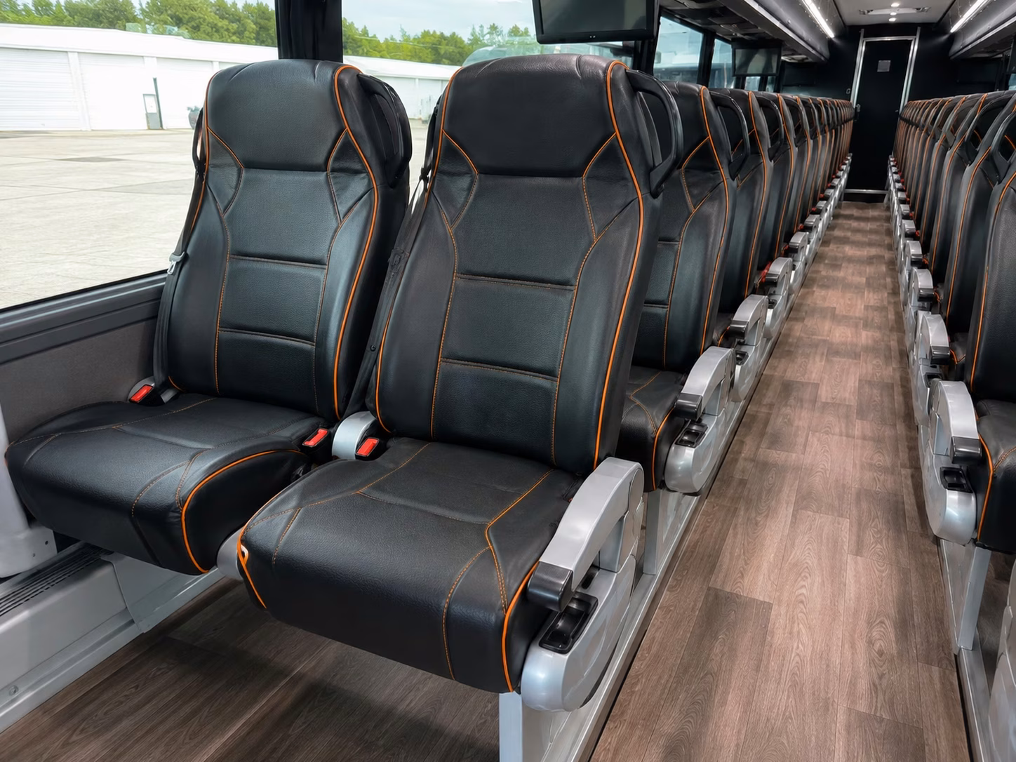 yakima charter bus transportation for large school prom groups