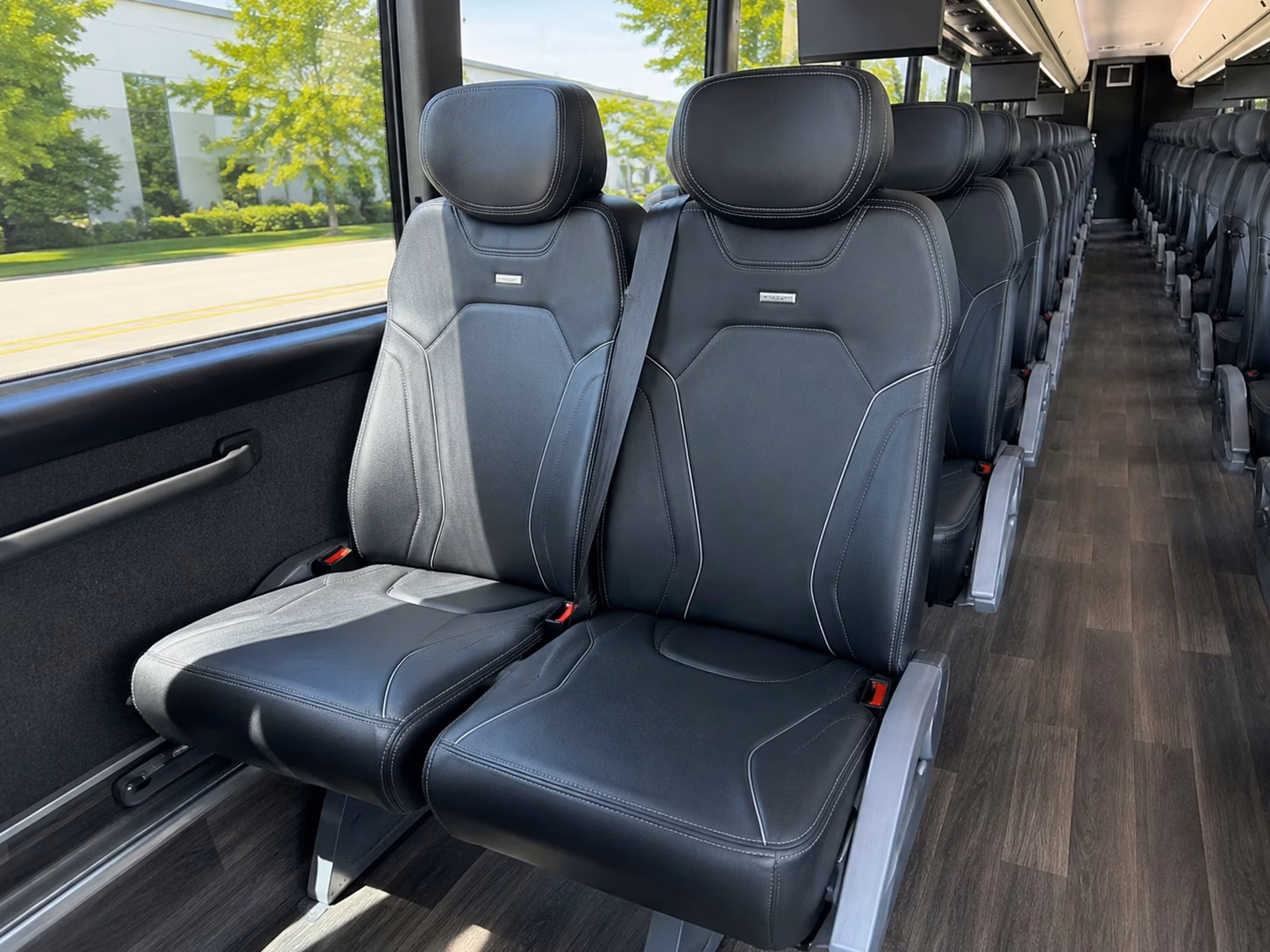 yakima to seattle charter bus rentals over the cascades