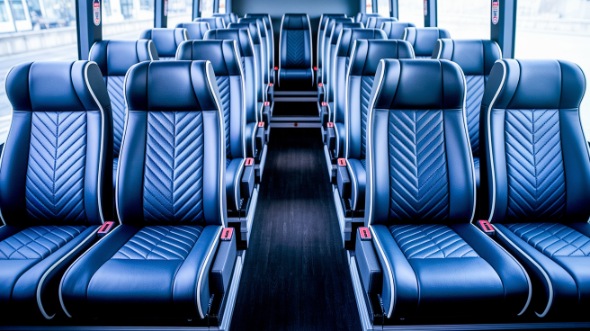 yakima 28 passenger minibus rental