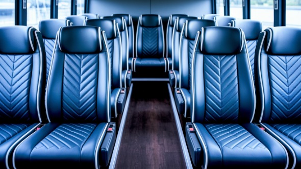 yakima 35 passenger minibus rental